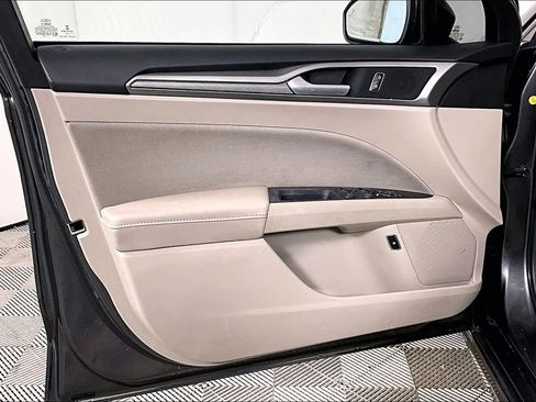 Used 2019 Ford Fusion SE image 23