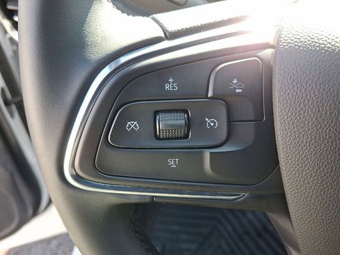 Used 2025 Buick Envista Sport Touring w/ Convenience II Package image 17