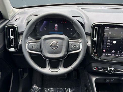 New 2026 Volvo XC40 B5 Core w/ Climate Package AWD/4WD image 25
