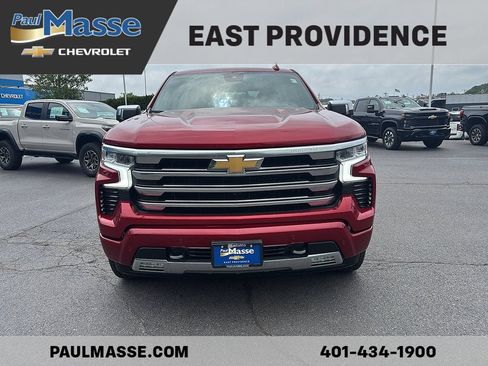 Used 2024 Chevrolet Silverado 1500 High Country w/ Technology Package AWD/4WD image 2