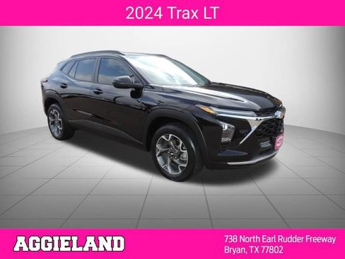 Certified 2024 Chevrolet Trax LT w/ Driver Confidence Package FWD image 1
