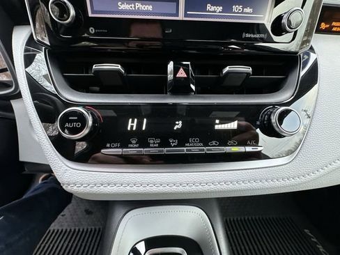 Used 2020 Toyota Corolla SE image 18