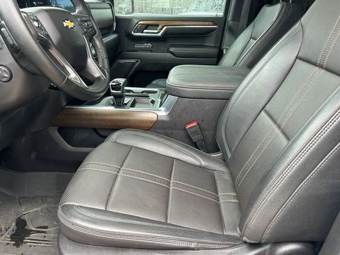 Used 2023 Chevrolet Silverado 1500 High Country w/ High Country Premium Package AWD/4WD image 10