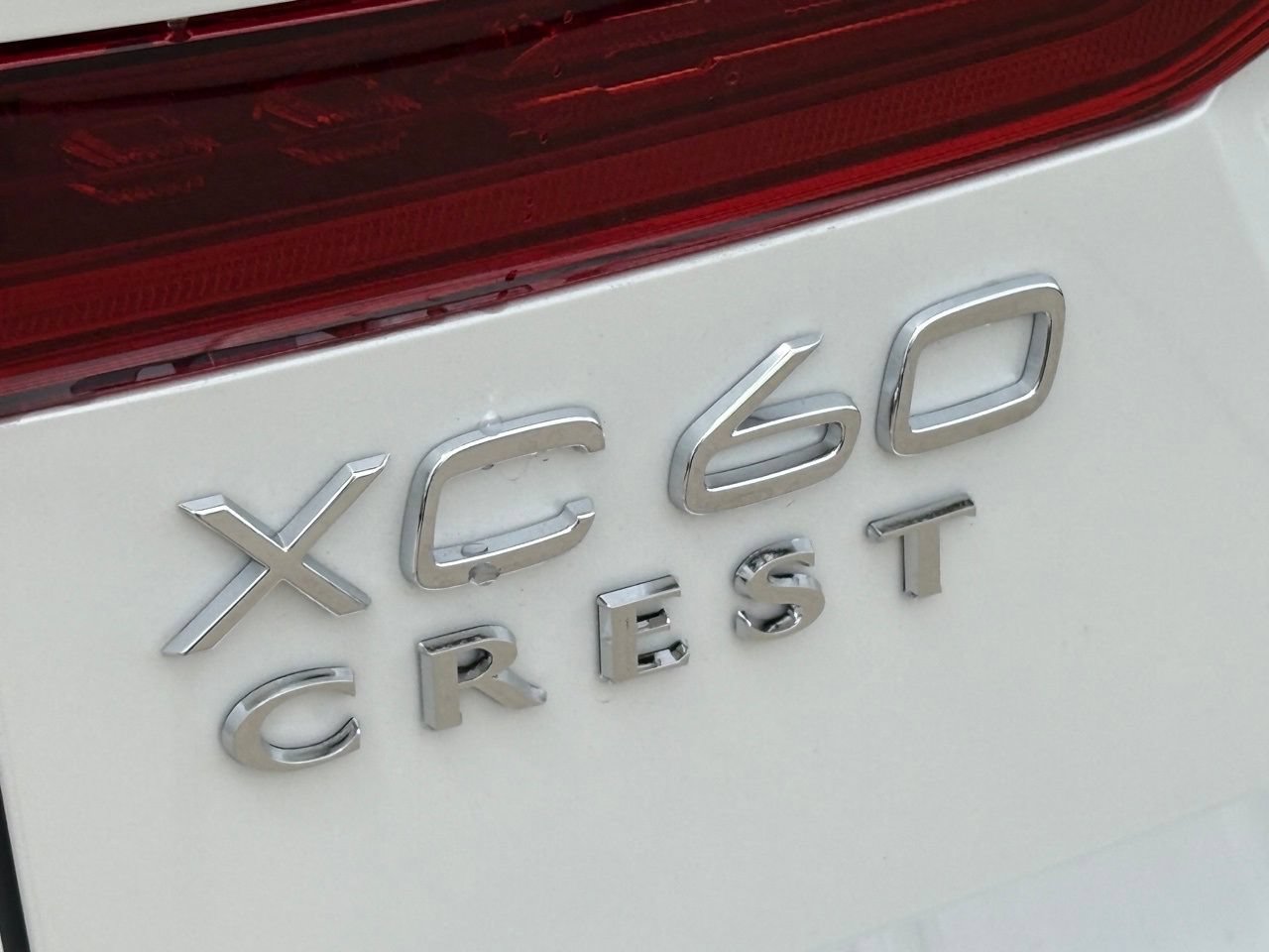 New 2026 Volvo XC60 B5 Plus w/ Protection Package Premier AWD/4WD image 8