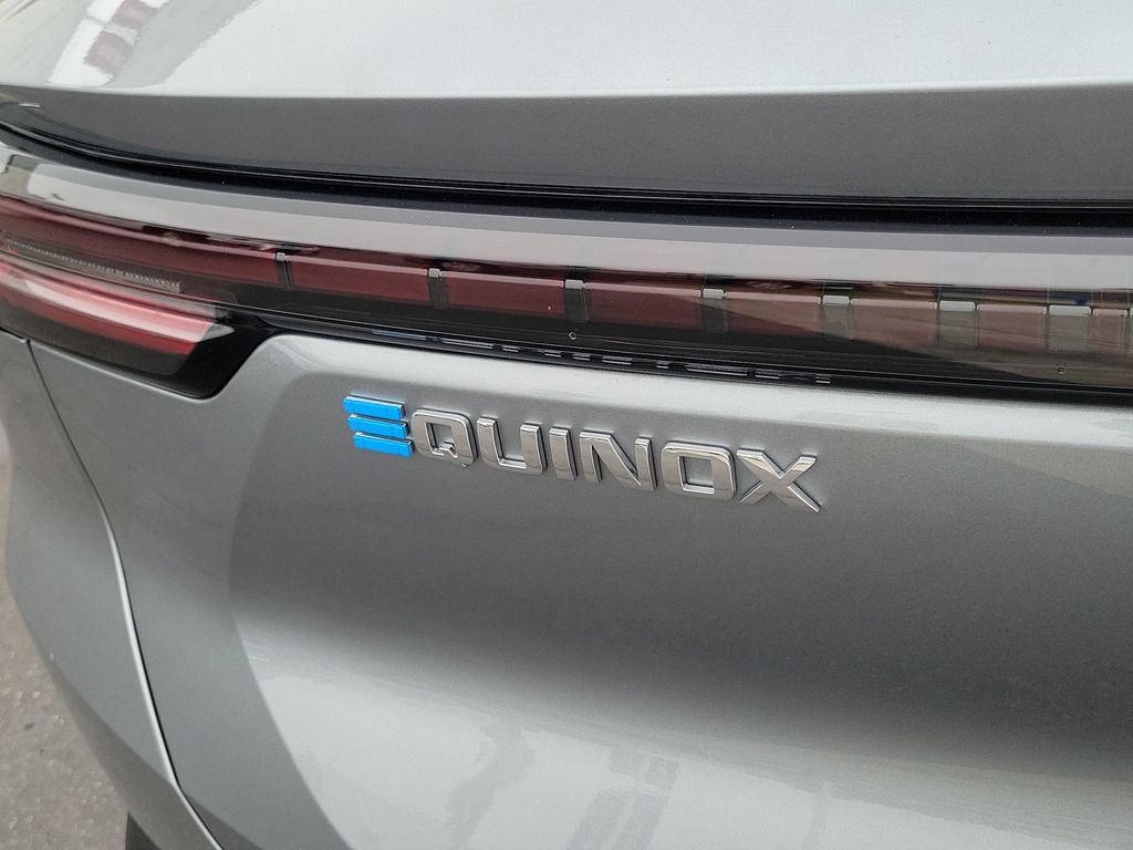 Used 2026 Chevrolet Equinox EV LT FWD image 21