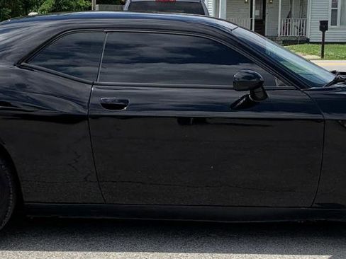 Used 2014 Dodge Challenger SXT RWD image 6