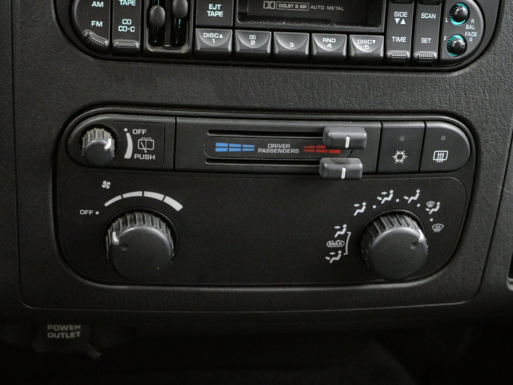 Used 2002 Dodge Durango Sport AWD/4WD image 25