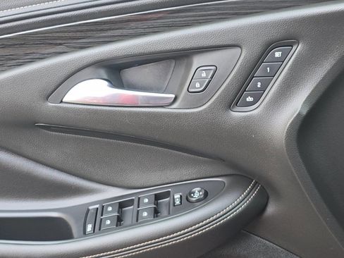 Used 2017 Buick Envision Essence image 26