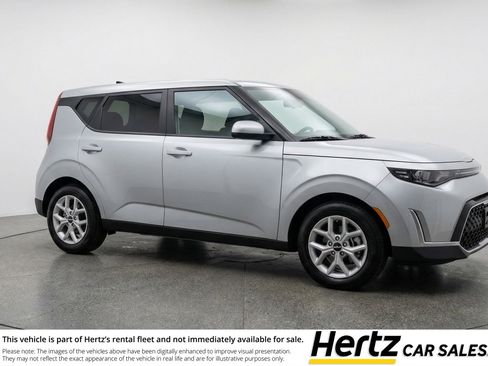 Used 2025 Kia Soul LX w/ LX Technology Package FWD image 1