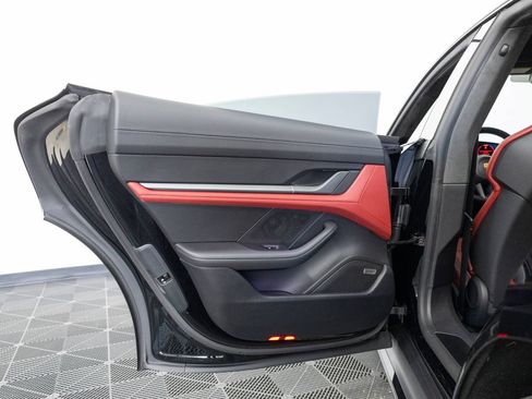 Certified 2024 Porsche Taycan GTS AWD/4WD image 31