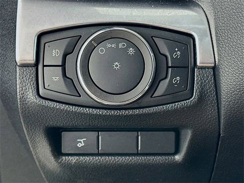 Used 2018 Ford Explorer Limited image 21