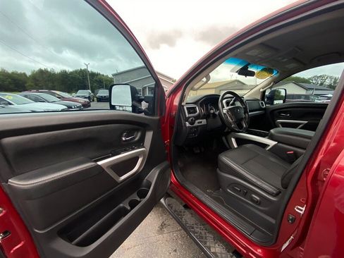 Used 2019 Nissan Titan PRO-4X image 30