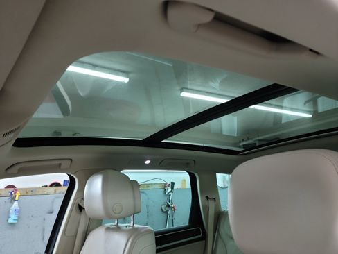 Used 2015 Volkswagen Touareg Sport image 30