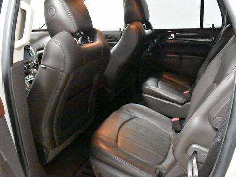 Used 2014 Buick Enclave Leather image 16