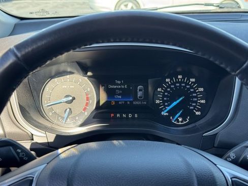 Used 2015 Ford Fusion SE w/ Equipment Group 201A image 28