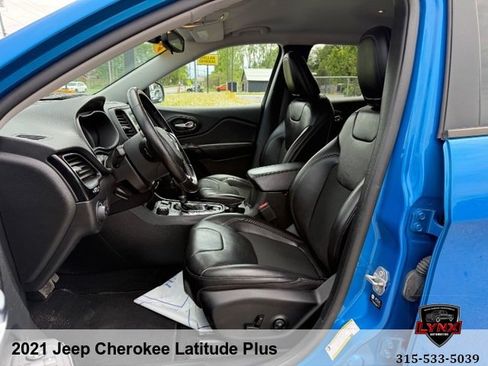 Used 2021 Jeep Cherokee Latitude Plus AWD/4WD image 12