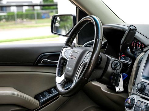 Used 2020 GMC Yukon SLE w/ SLE Value Package RWD image 17