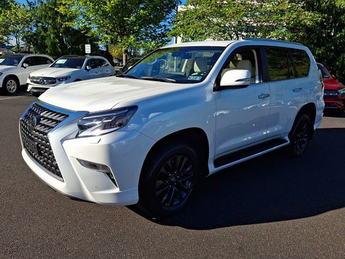 Used 2023 Lexus GX 460 Premium w/ Premium Package AWD/4WD image 3
