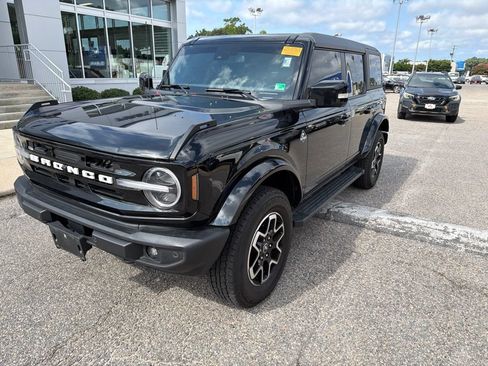 Used 2024 Ford Bronco Outer Banks AWD/4WD image 3