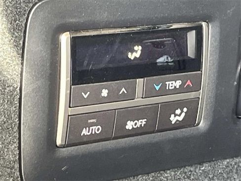 Used 2021 Lexus RX 350L Luxury image 23