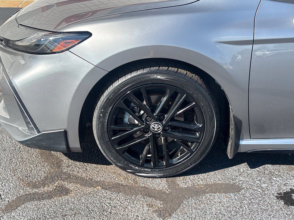 Used 2025 Toyota Camry SE w/ Convenience Package FWD image 26