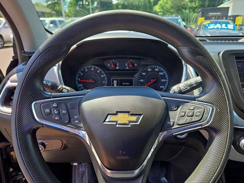 Used 2020 Chevrolet Equinox LS w/ LPO, Cargo Package FWD image 22