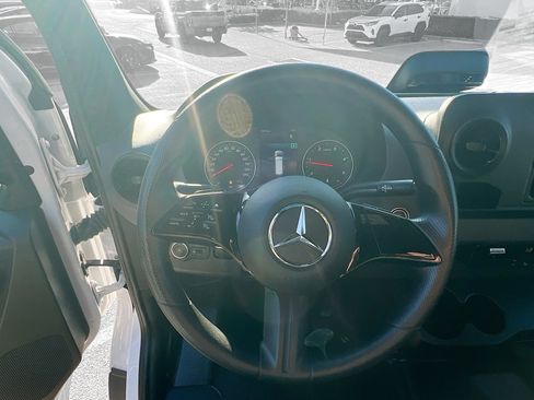 Used 2025 Mercedes-Benz Sprinter 2500 image 16