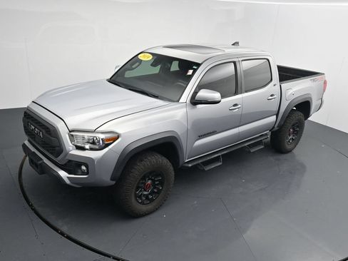 Used 2019 Toyota Tacoma TRD Off-Road AWD/4WD image 26