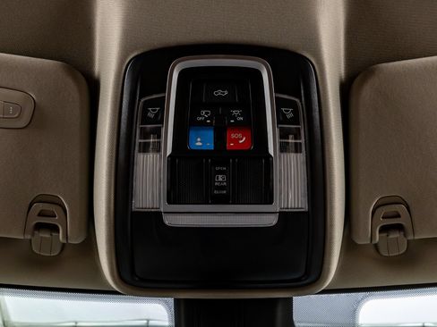 Used 2025 RAM 1500 Limited AWD/4WD image 30