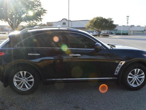 Used 2017 INFINITI QX70 2WD w/ Premium Package image 8