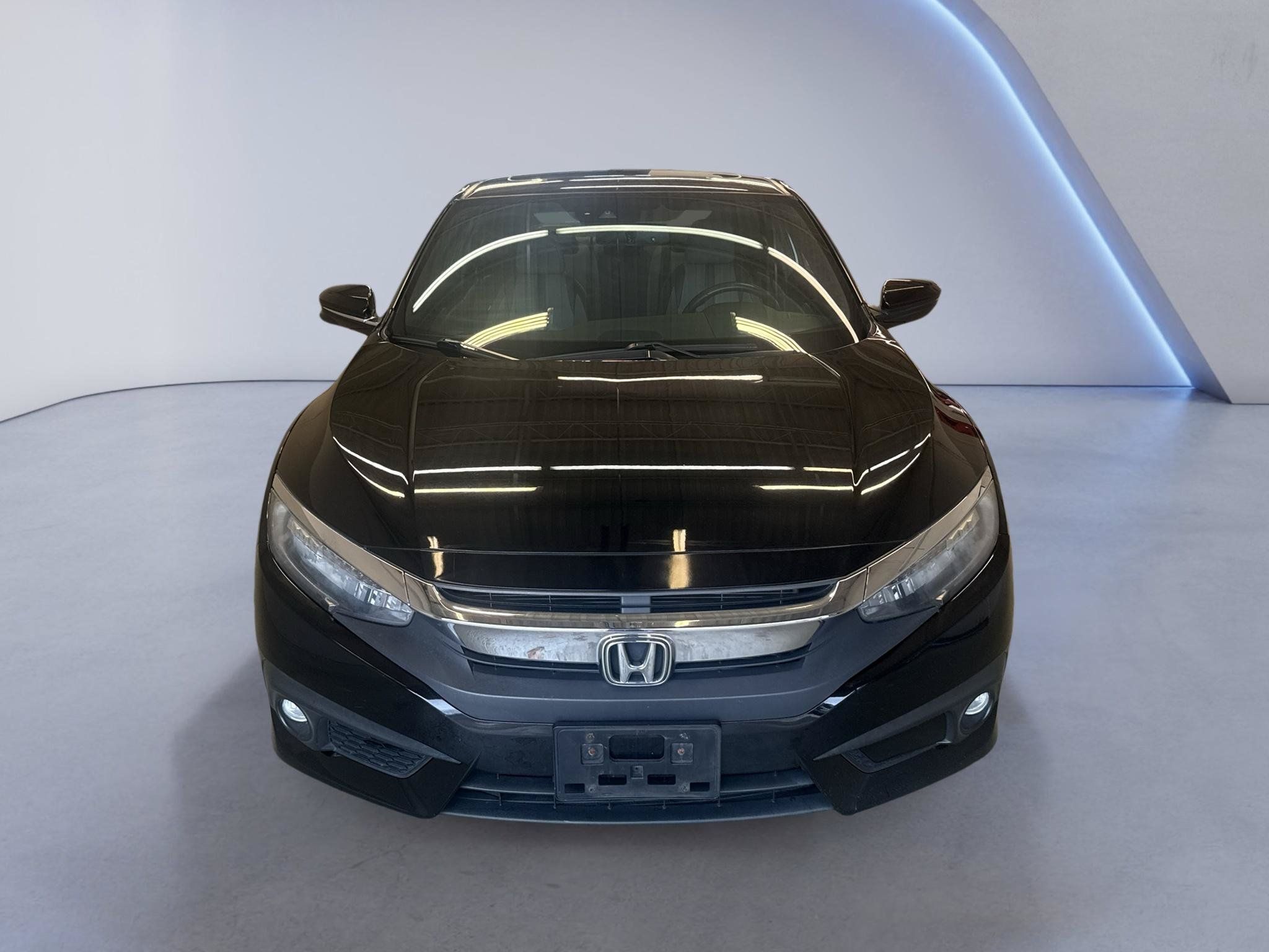 Used 2016 Honda Civic Touring image 2