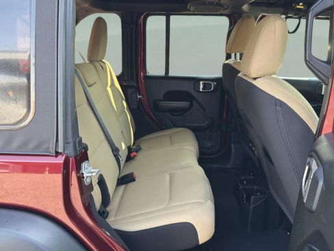 Used 2021 Jeep Wrangler Unlimited Sport image 32