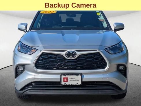 Used 2024 Toyota Highlander LE AWD/4WD image 13
