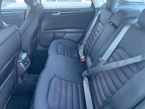 Used 2015 Ford Fusion SE w/ Equipment Group 201A image 9