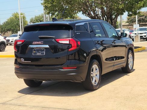 Used 2024 GMC Terrain SLE FWD image 8
