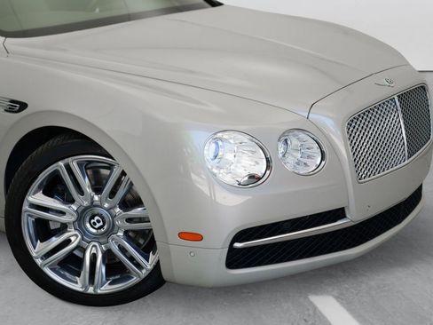 Used 2017 Bentley Flying Spur W12 AWD/4WD image 2