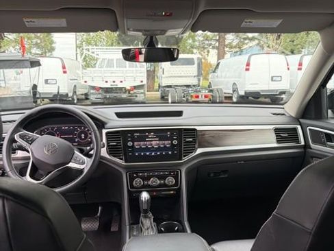 Used 2023 Volkswagen Atlas SE image 17