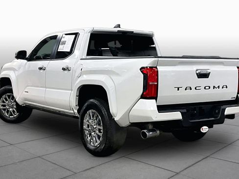 Used 2025 Toyota Tacoma Limited AWD/4WD image 11