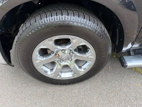 Used 2018 RAM 1500 Laramie w/ Convenience Group AWD/4WD image 13