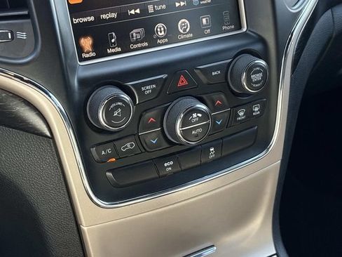 Used 2014 Jeep Grand Cherokee Laredo w/ 18" Wheel & 8.4" Radio Group AWD/4WD image 32