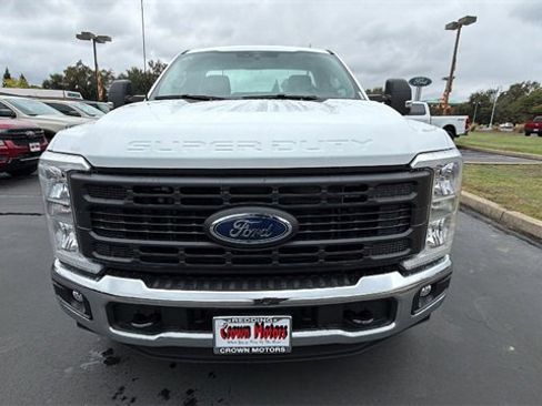 New 2026 Ford F250 XL w/ XL Chrome Package image 8