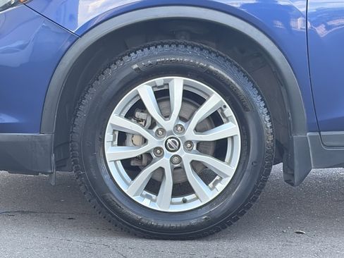 Used 2017 Nissan Rogue SV FWD image 7