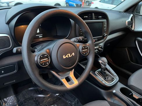 Used 2025 Kia Soul LX w/ LX Technology Package image 25