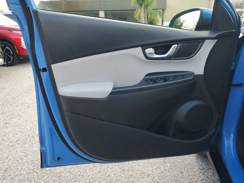 Used 2022 Hyundai Kona SEL w/ Convenience Package image 16