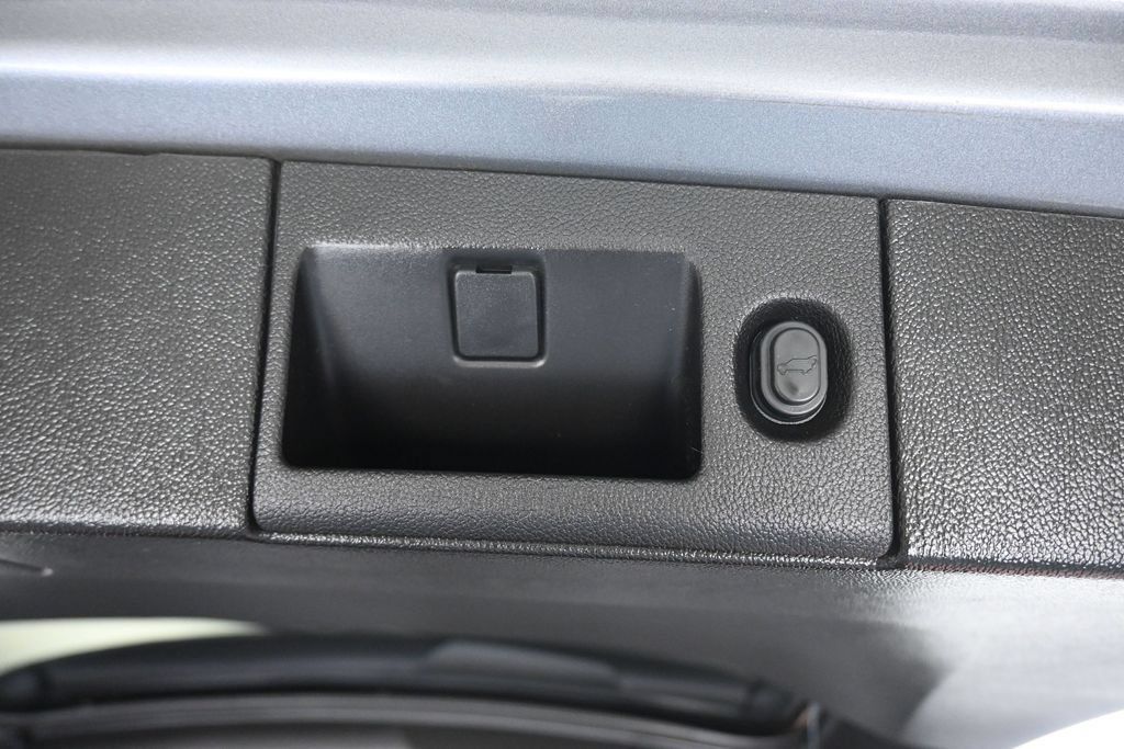 Used 2019 Chevrolet Suburban Premier w/ Premier Plus Edition AWD/4WD image 58