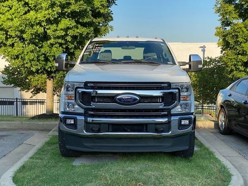 Used 2022 Ford F250 XLT w/ XLT Premium Package AWD/4WD image 2