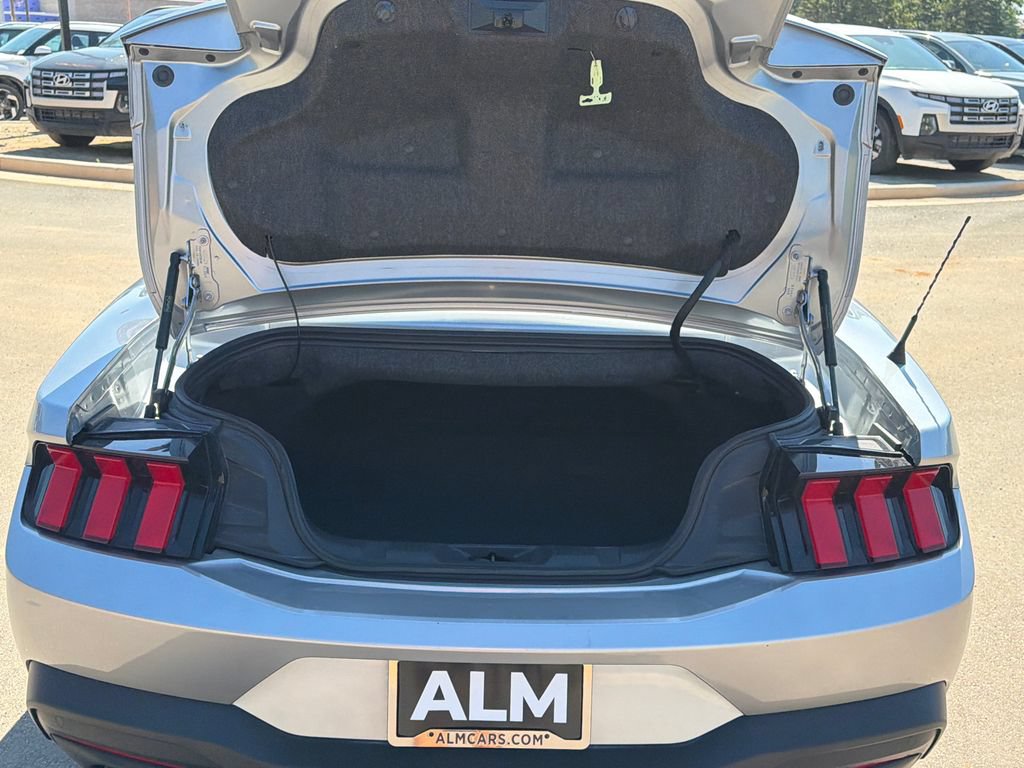 Used 2025 Ford Mustang Premium RWD image 17