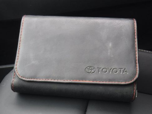 Used 2023 Toyota RAV4 XLE Premium image 47