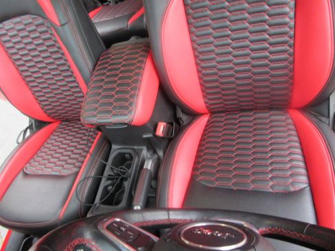 Used 2021 Jeep Wrangler Unlimited Rubicon w/ Dual Top Group image 13