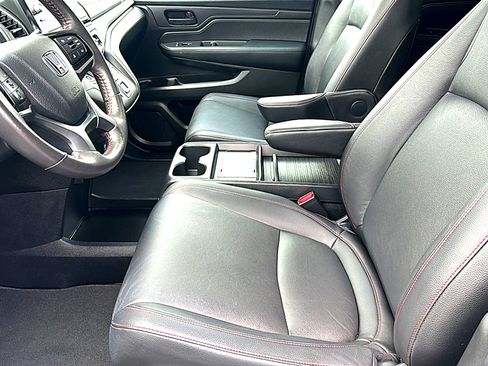 Used 2025 Honda Odyssey Sport-L image 13